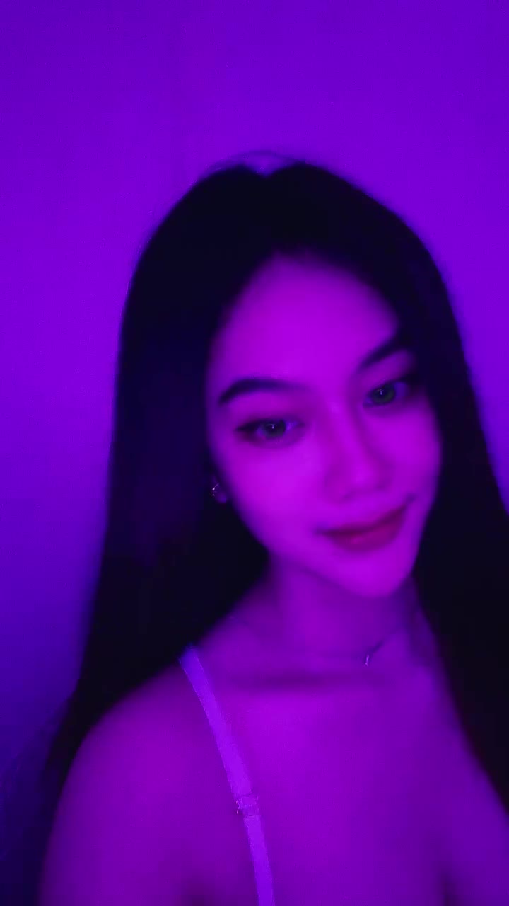 Chalisa Menirr Tambah Montok Pamer Uting ID 93040583 Mango